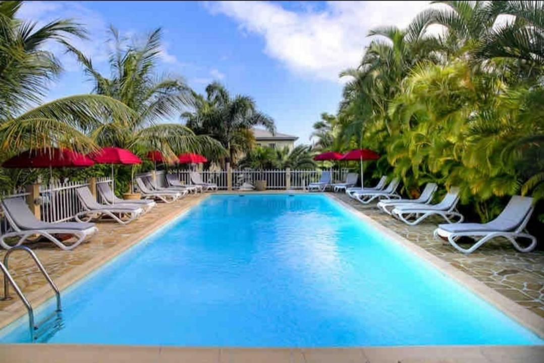F2 Residence Oasis Terre Rouge A Saint Pierre Exterior foto